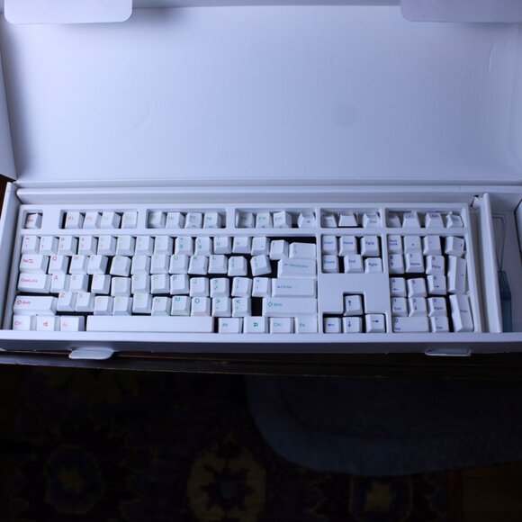 Varmilo Double Rainbow Keycap Set 108 Keys and Case - Picture 3 of 10